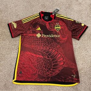 Rare BNWT Seattle Sounders MLS Bruce Lee Edition Authentic Jersey ~ Sz XXL